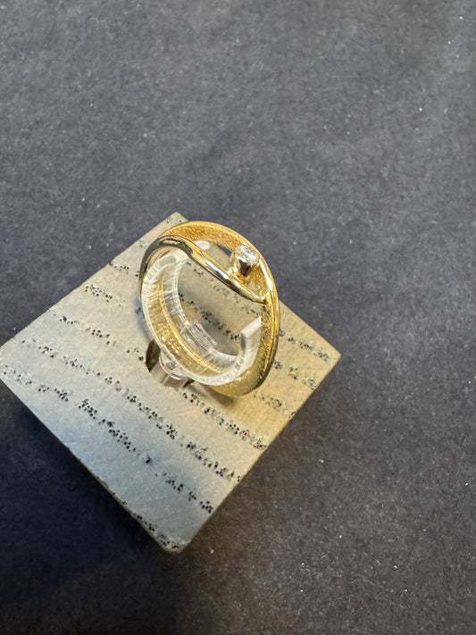 14 kt guldring med brillant - Guldsmed Edens