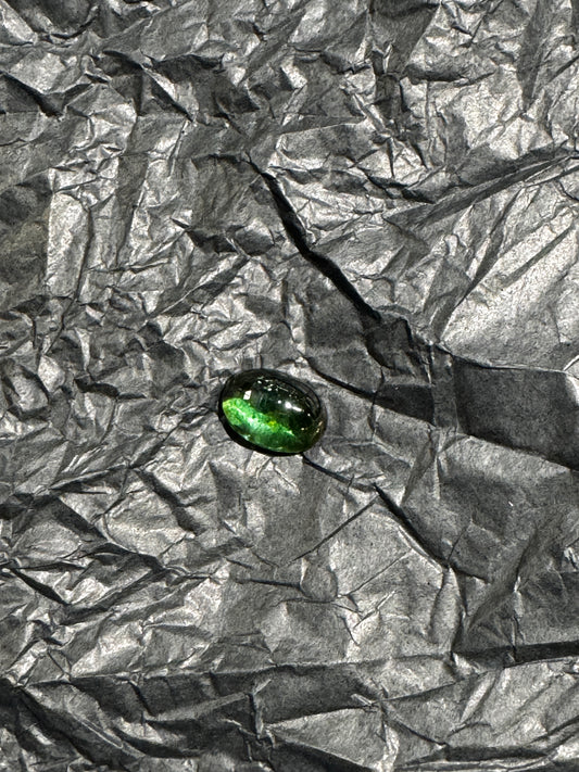 Grøn turmalin cabochon 💚 - Guldsmed Edens