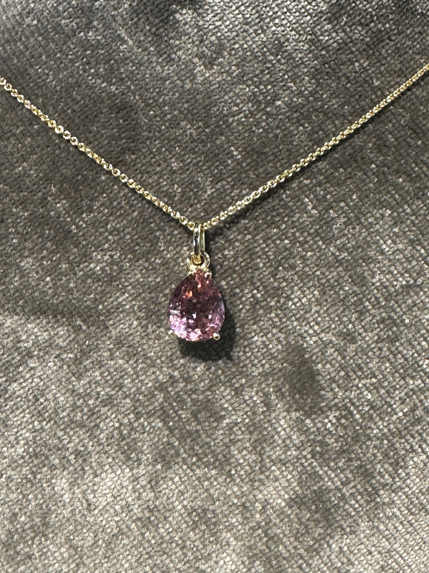 Dråbeformet lyserød turmalin - Guldsmed Edens