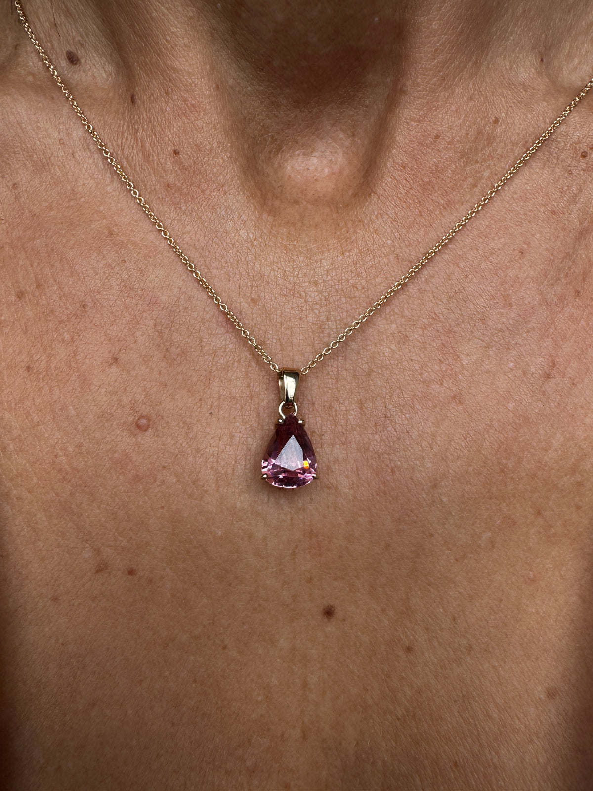 14 kt vedhæng med pink turmalin, 3,05 ct - Guldsmed Edens