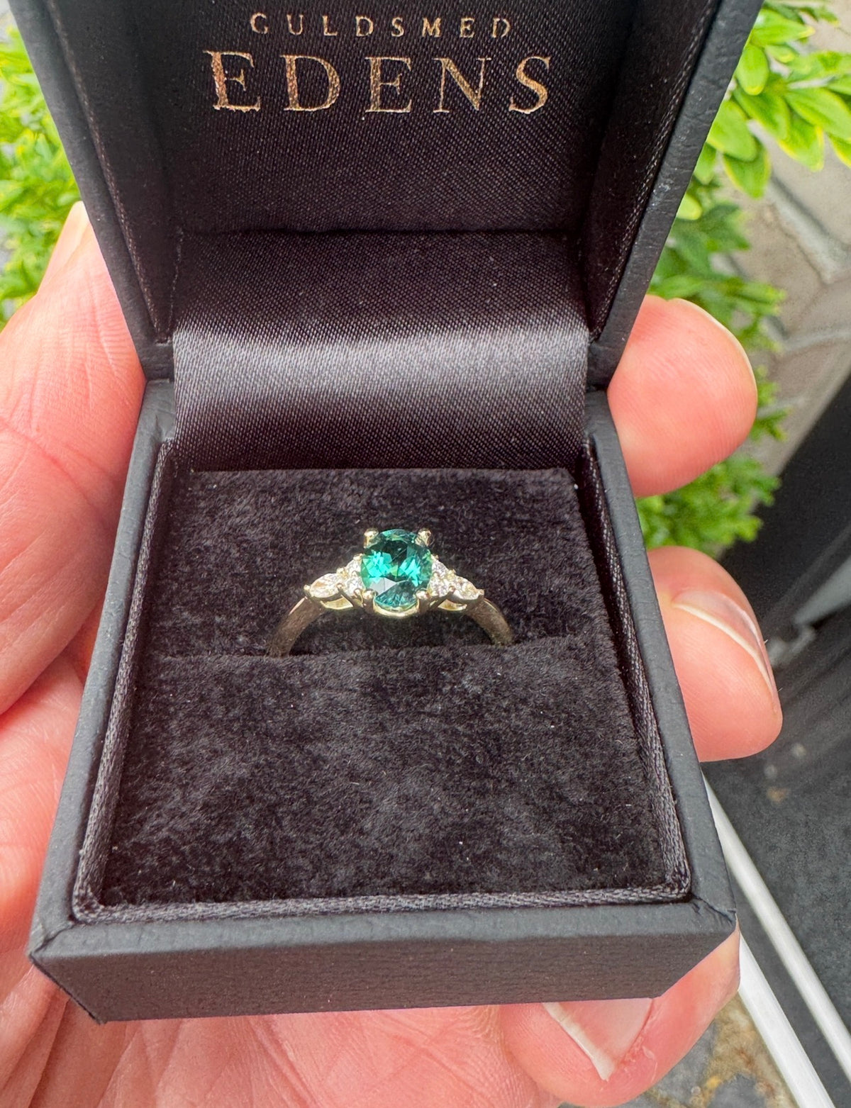 14 kt guldring med turmalin og diamanter