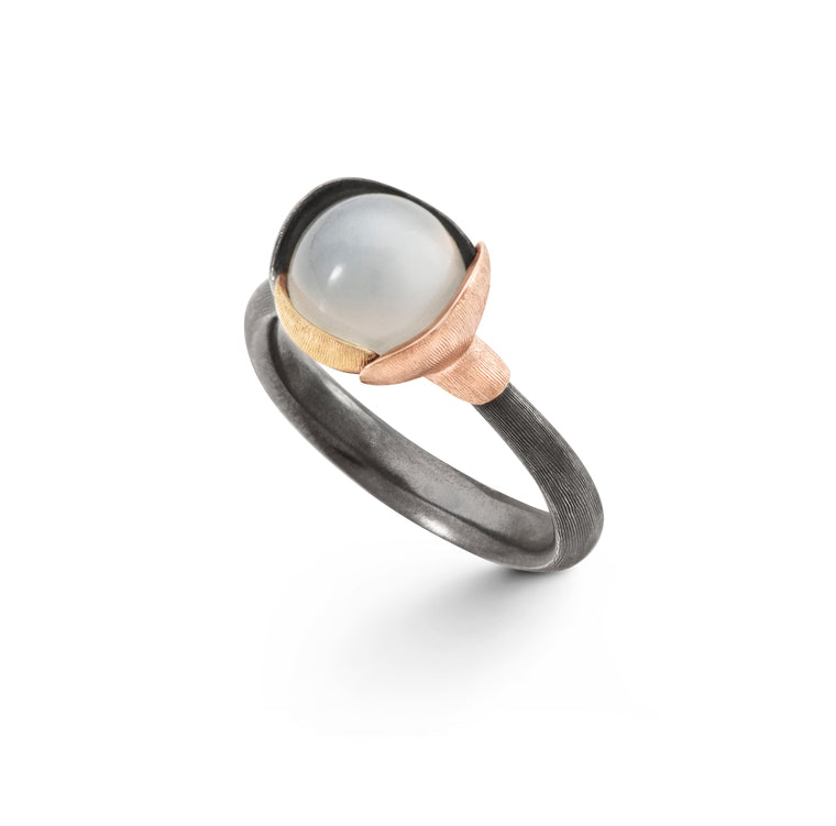 Ole Lynggaard - Lotus ring (str. 1) - Guldsmed Edens