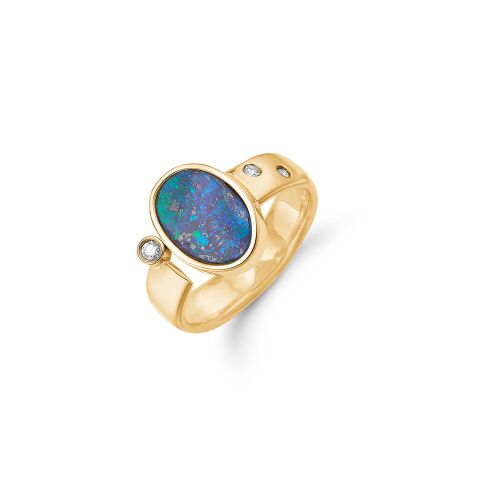 Ring med opal og diamanter