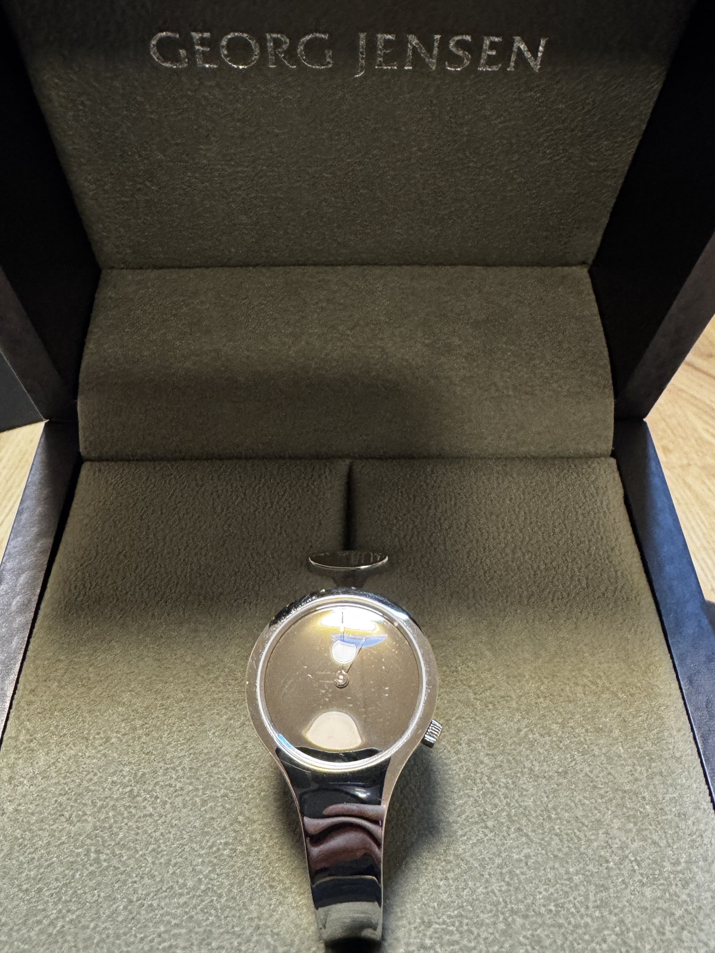 Georg Jensen Vivianna bøjle ur