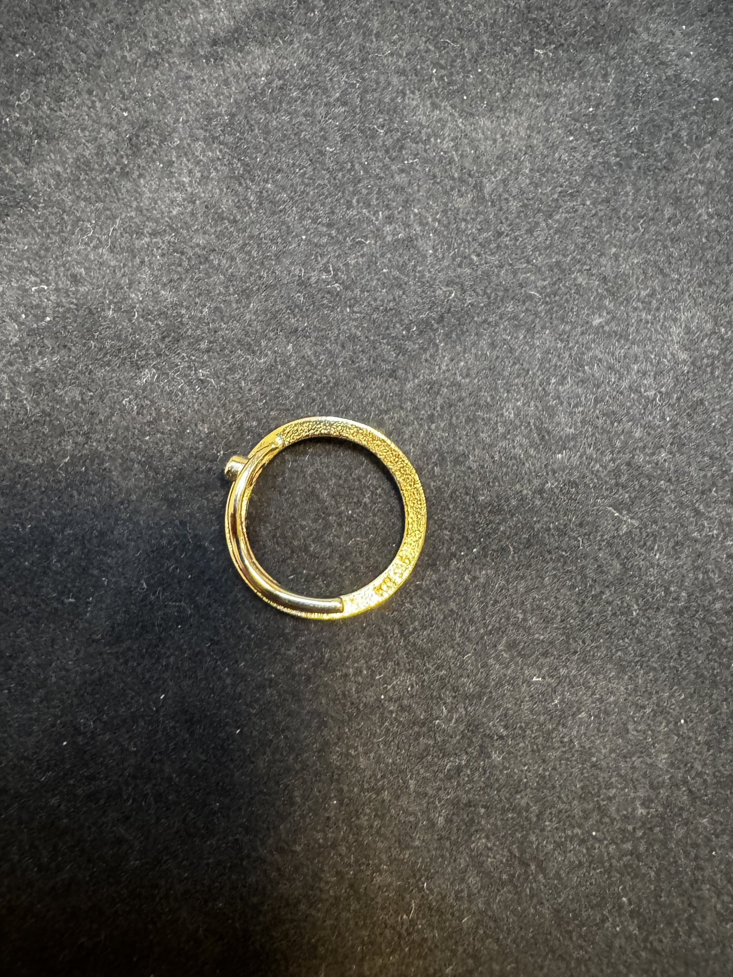 14 kt guldring med brillant