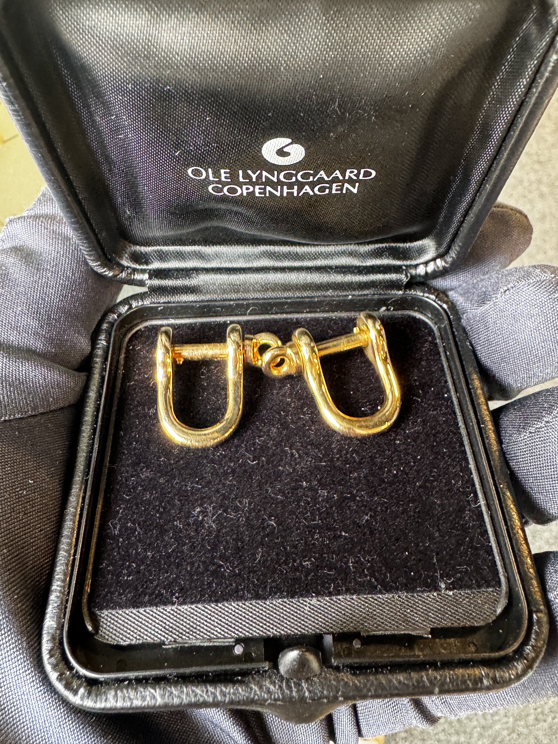 Vintage Ole Lynggaard Copenhagen “Shackle” manchetknapper i 18 kt guld - Guldsmed Edens