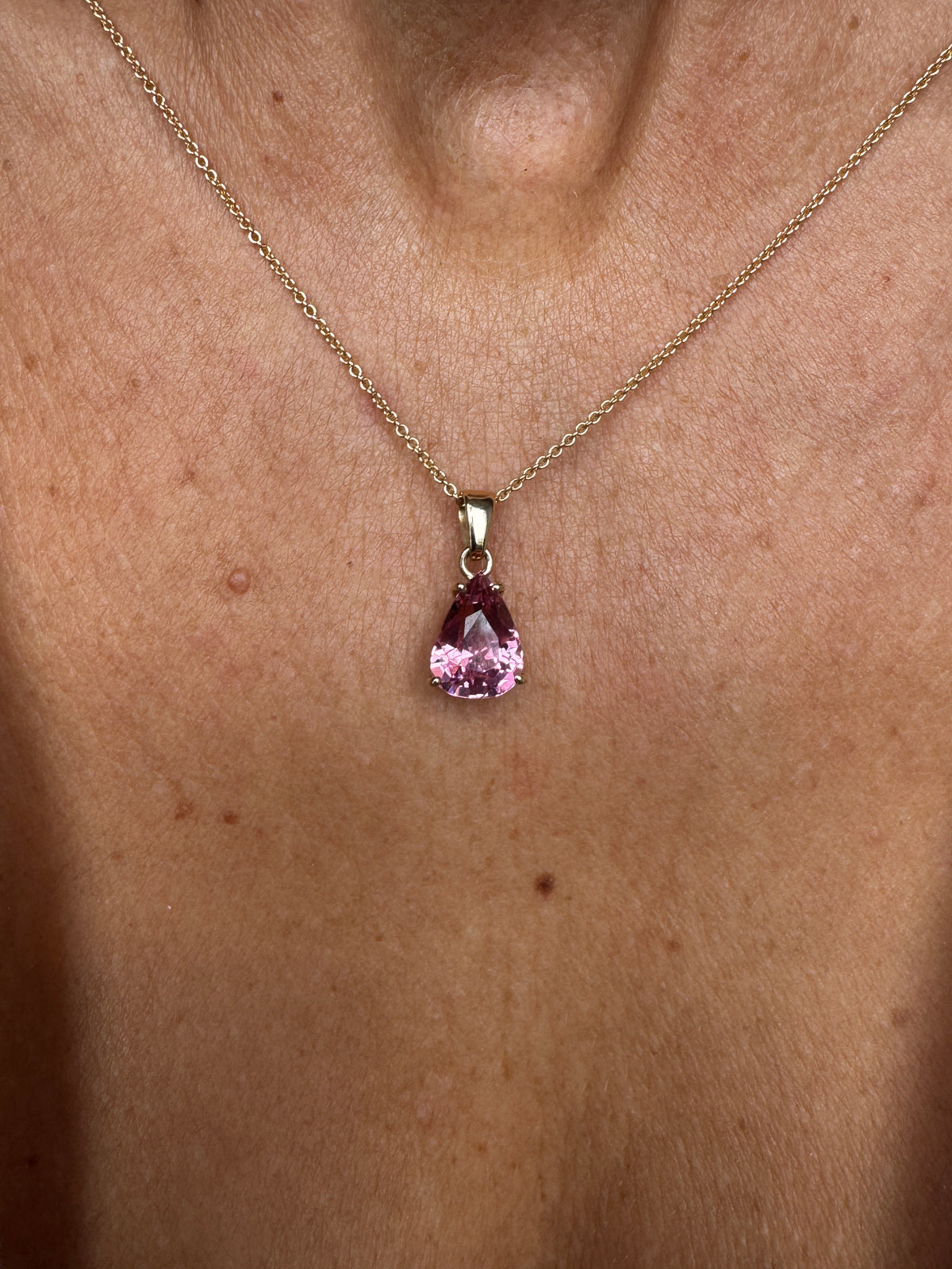 14 kt vedhæng med pink turmalin, 3,05 ct - Guldsmed Edens