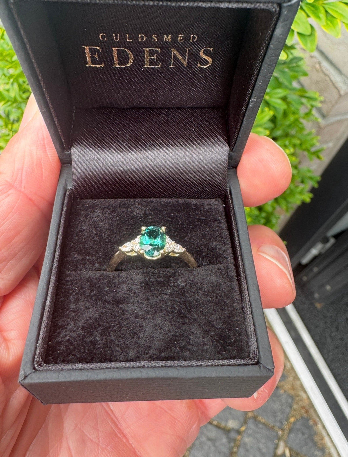 14 kt guldring med turmalin og diamanter