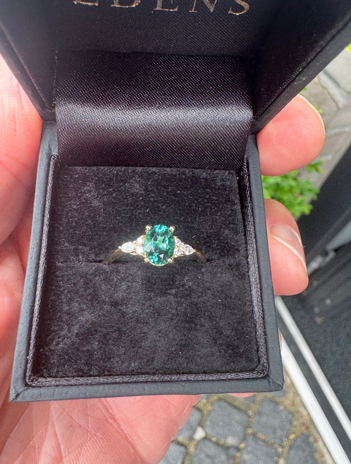 14 kt guldring med turmalin og diamanter