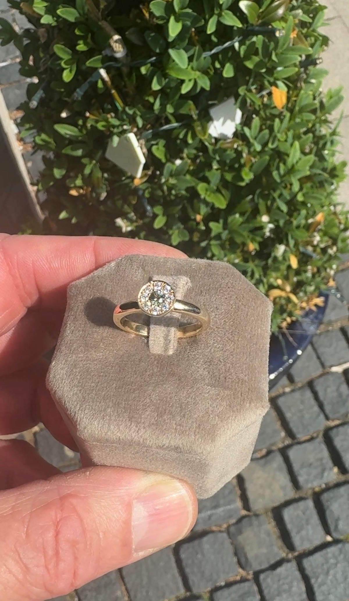 14 kt guldring med blågrøn turmalin og brillanter - Guldsmed Edens