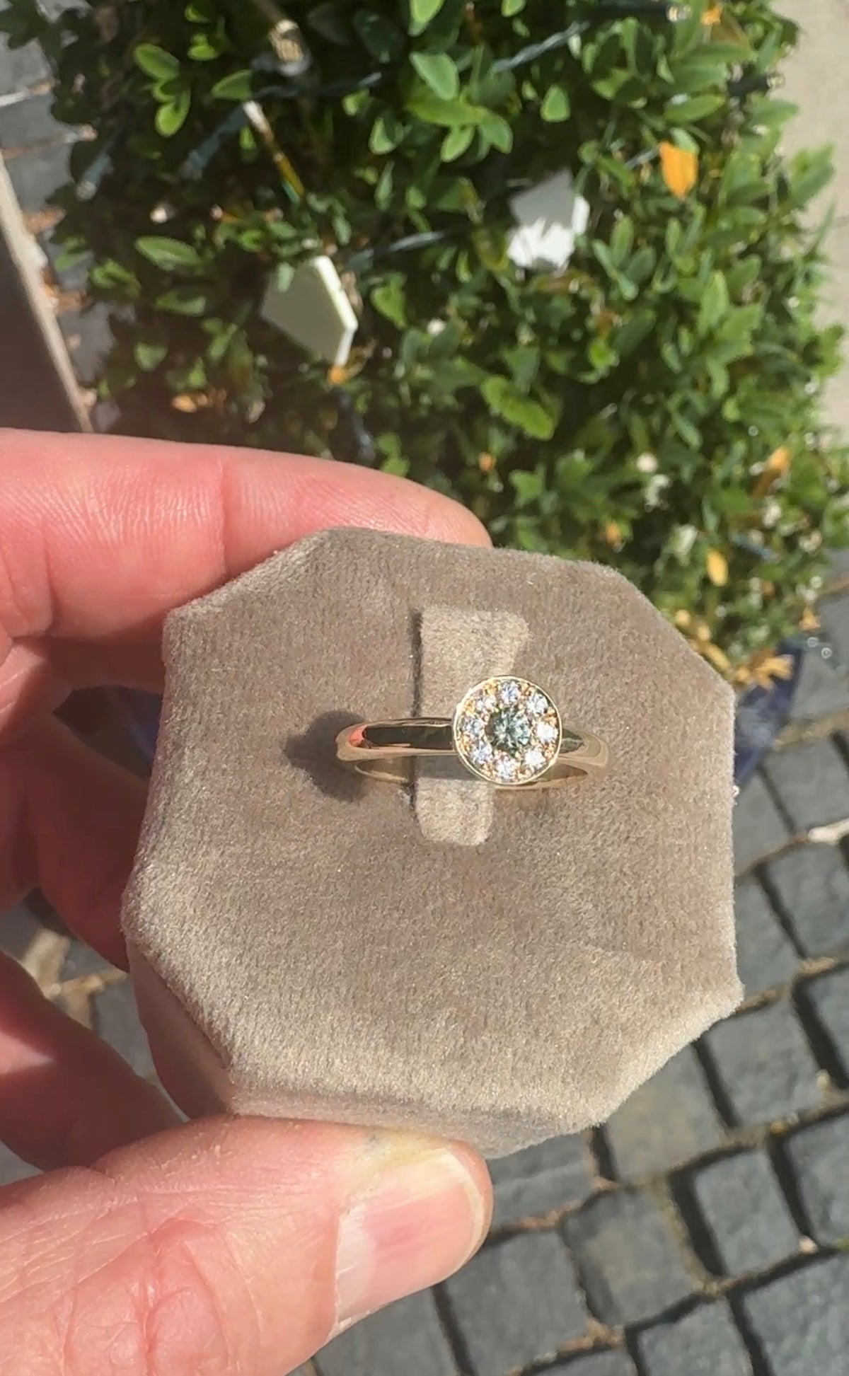 14 kt guldring med blågrøn turmalin og brillanter - Guldsmed Edens