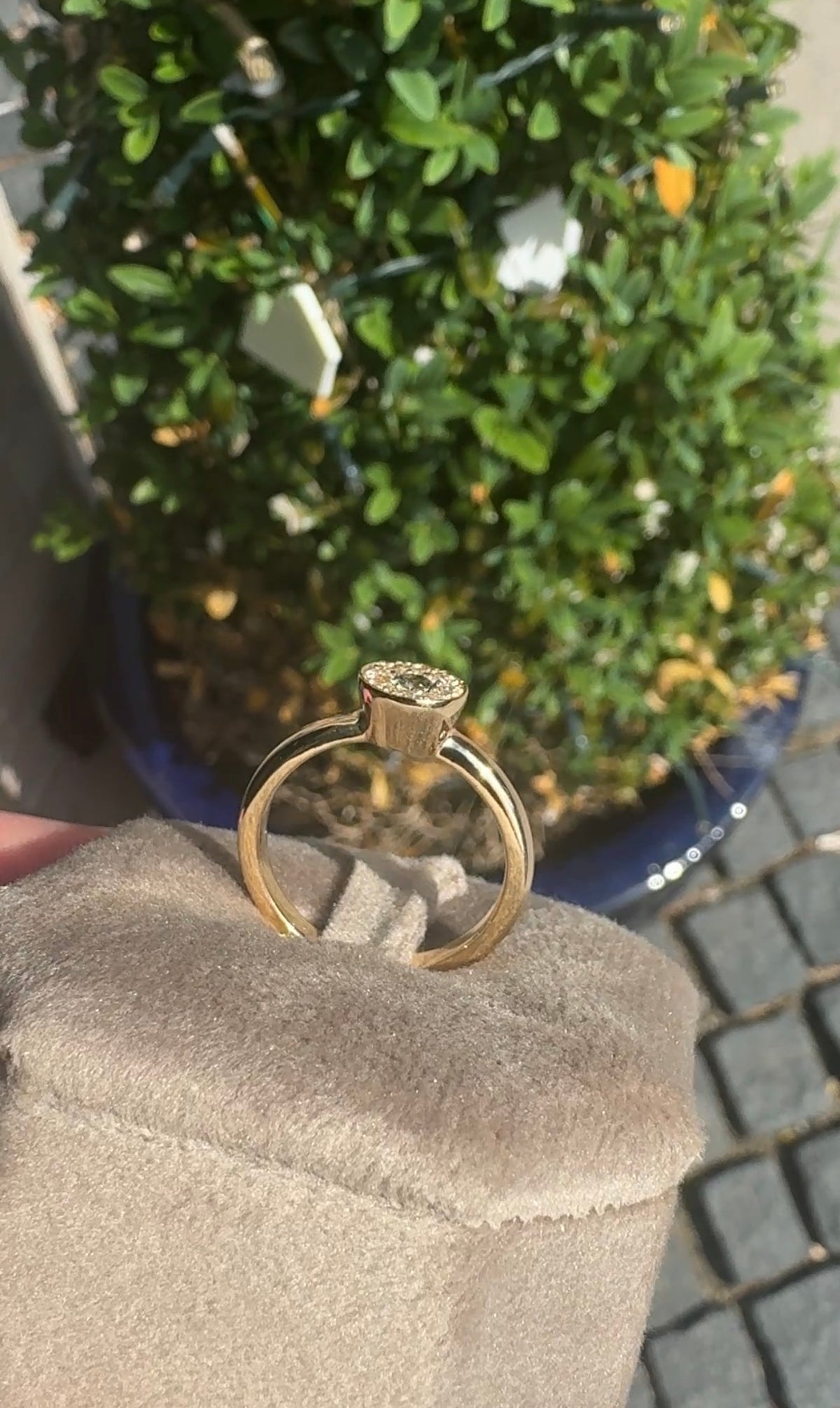 14 kt guldring med blågrøn turmalin og brillanter - Guldsmed Edens