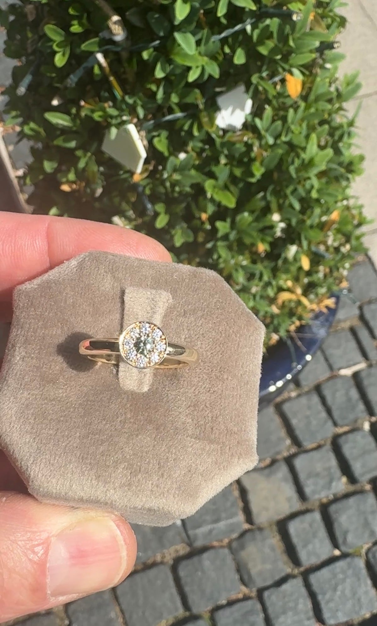 14 kt guldring med blågrøn turmalin og brillanter - Guldsmed Edens