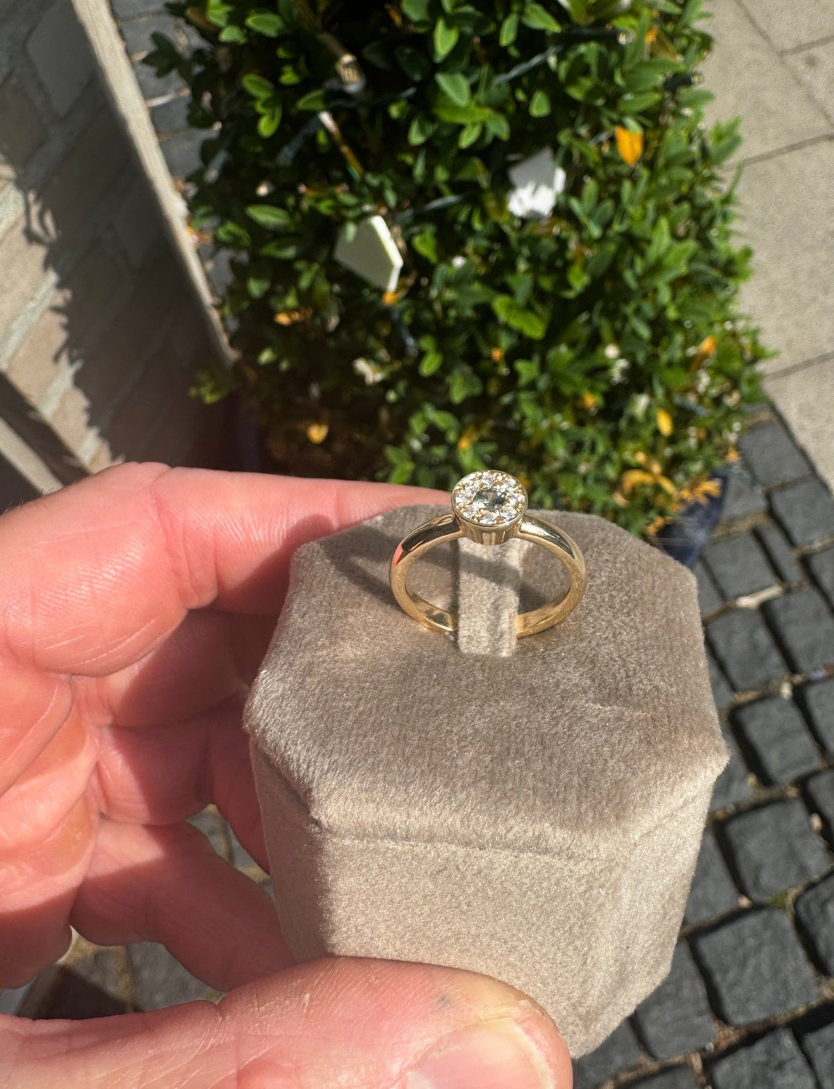 14 kt guldring med blågrøn turmalin og brillanter - Guldsmed Edens